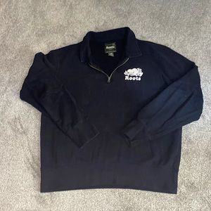 ROOTS Mens crew neck!